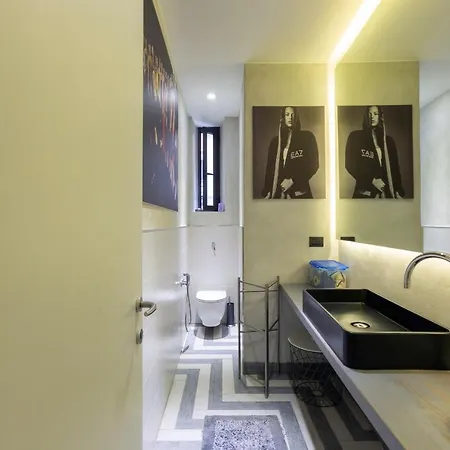 Armani House, Superior In Center Milan