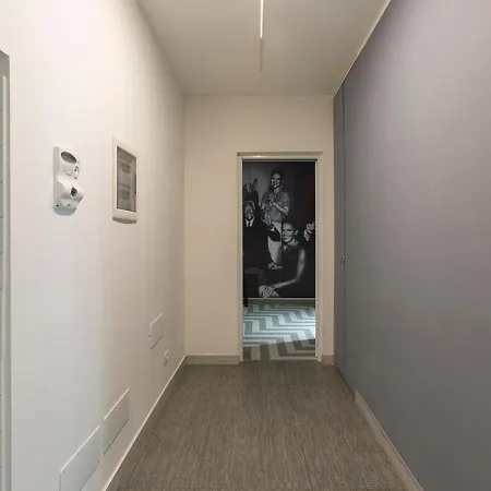 Armani House, Superior In Center Apartment *