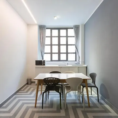 Armani House, Superior In Center Milan