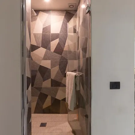 Armani House, Superior In Center Apartment *